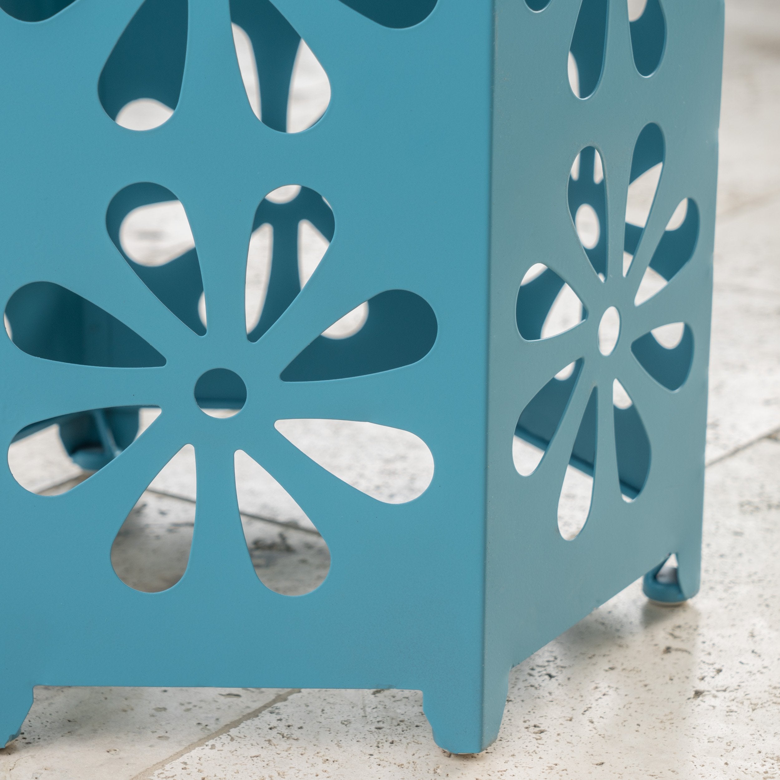 14 inch iron floral side table nh091303 14 inch iron floral side table nh091303